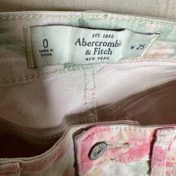 Abercrombie & Fitch Pink Floral Print Denim Jeans Size 0 - Picture 5 of 8